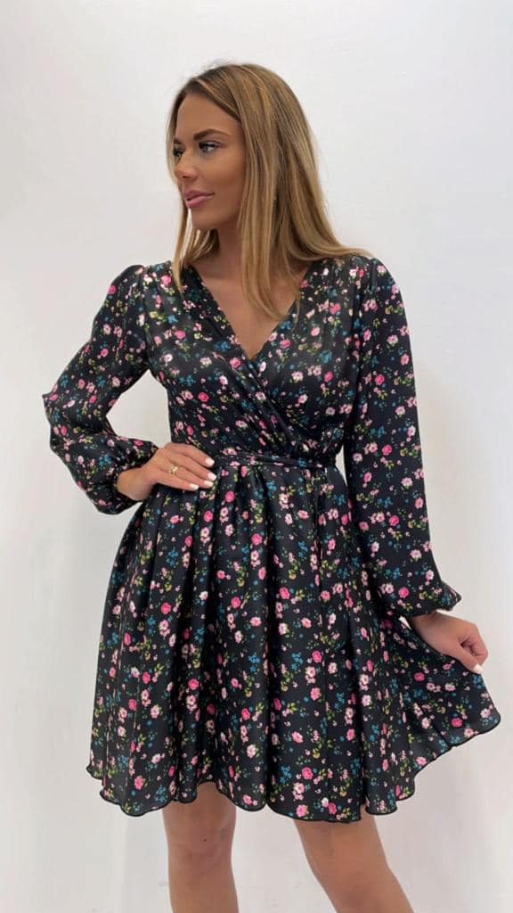 Abito estivo nero con stampa a piccoli fiori, maniche lunghe e gonna a ruota allacciabile in vita, di Moda-Mania.