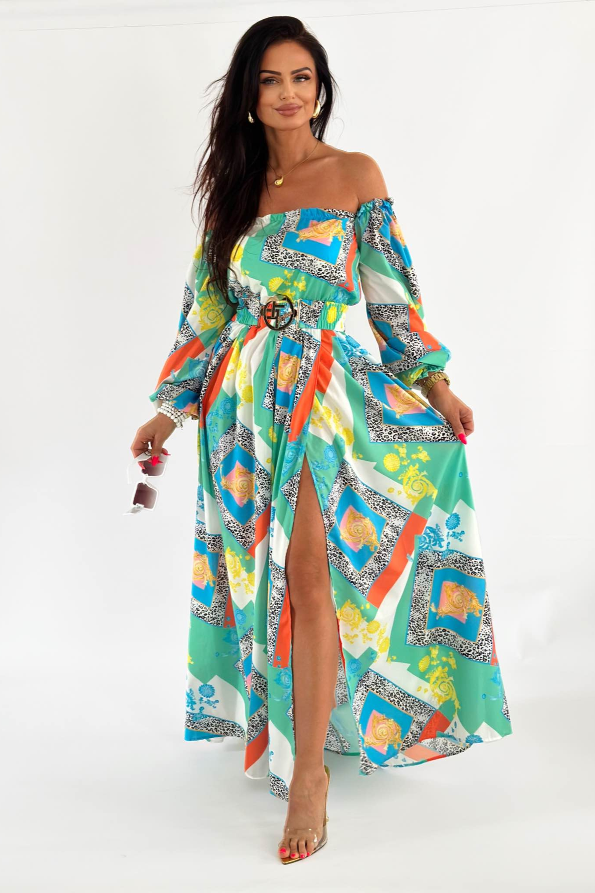 Abito lungo estivo Moda-Mania con stampa multicolore, spacco, maniche rimovibili e cintura elasticizzata, ideale per look estivi.