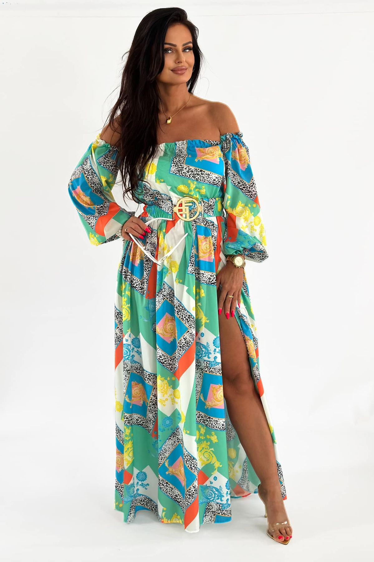 Abito lungo estivo Moda-Mania con stampa multicolore, spacco, maniche rimovibili e cintura elasticizzata, vista frontale.