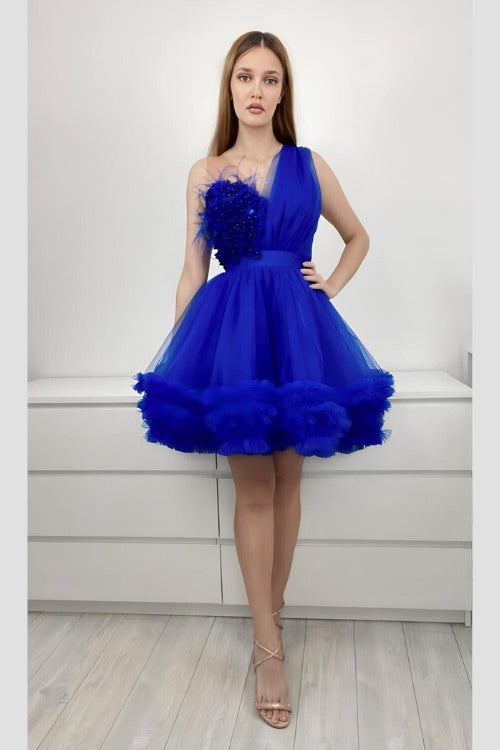 Abito princess blu elettrico in tulle con corpetto a fiori 3d e piume decorative