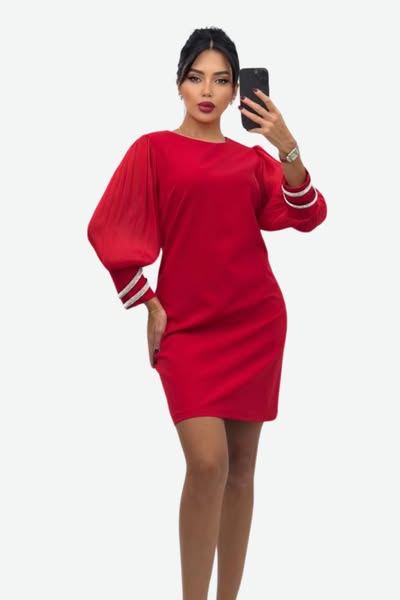 Abito rosso corto linea dritta con maniche a sbuffo e bracciali spirale in strass argento, abiti corti Moda-Mania