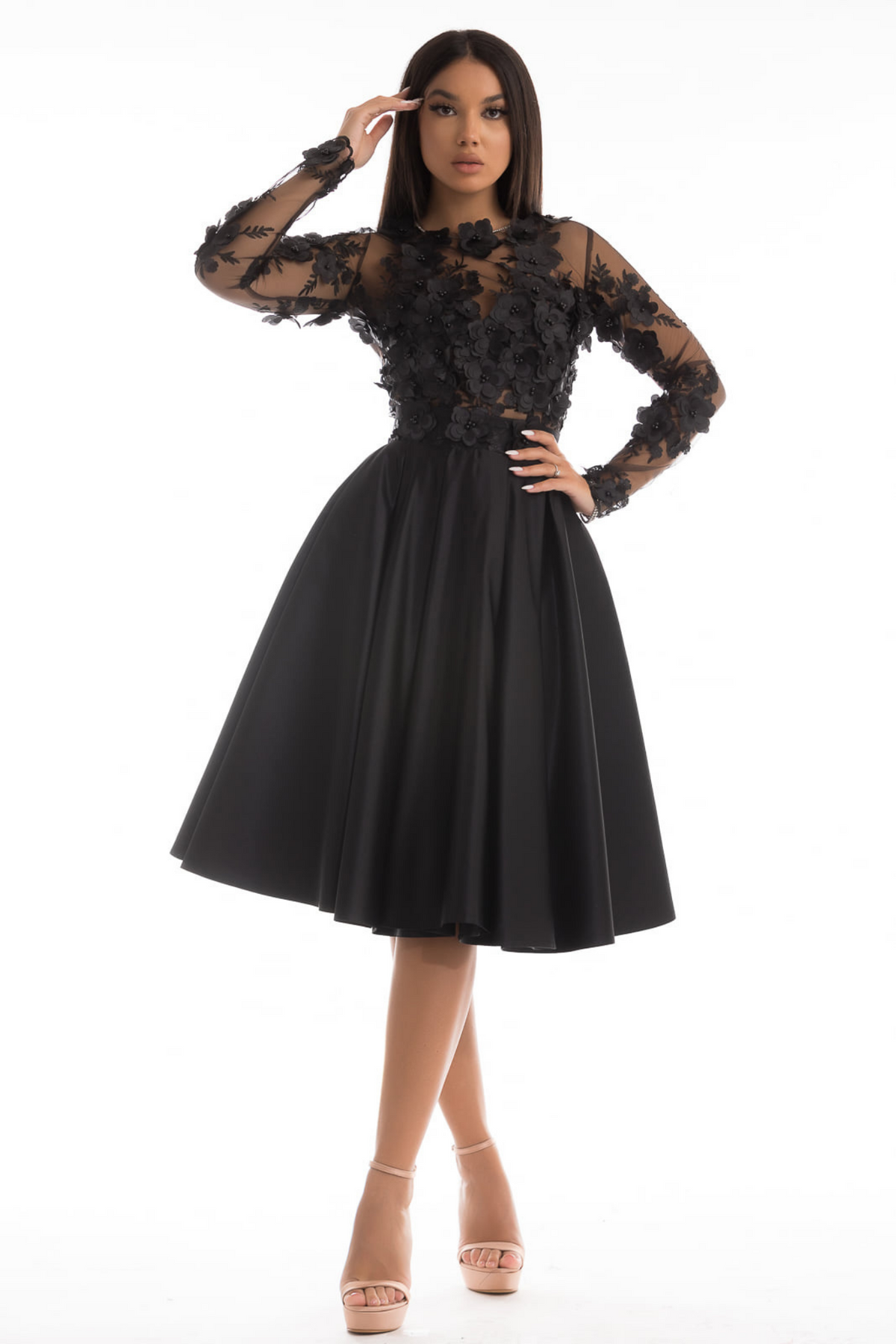 Abito corto svasato nero Moda-Mania con corpetto a manica lunga in tulle floreale 3D e gonna in taffetà, dettagli eleganti.