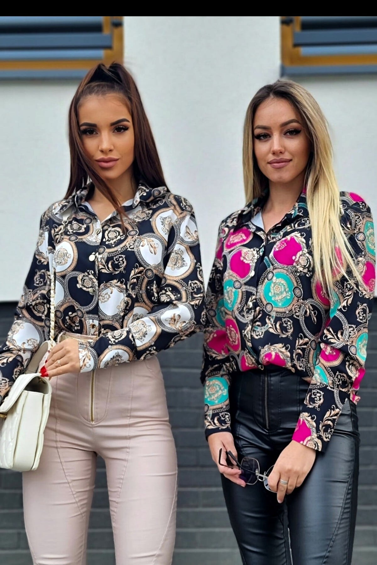Camicia elegante nera Moda-Mania con fantasia damascata, cerchi fucsia e verde acqua, bottoni dorati, tessuto raffinato.