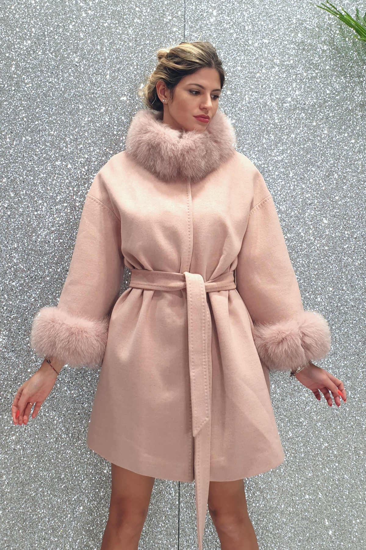 Cappotto in lana cashmere rosa invernale Moda-Mania, foderato con collo e polsi in pelo naturale, giacca elegante e caldo