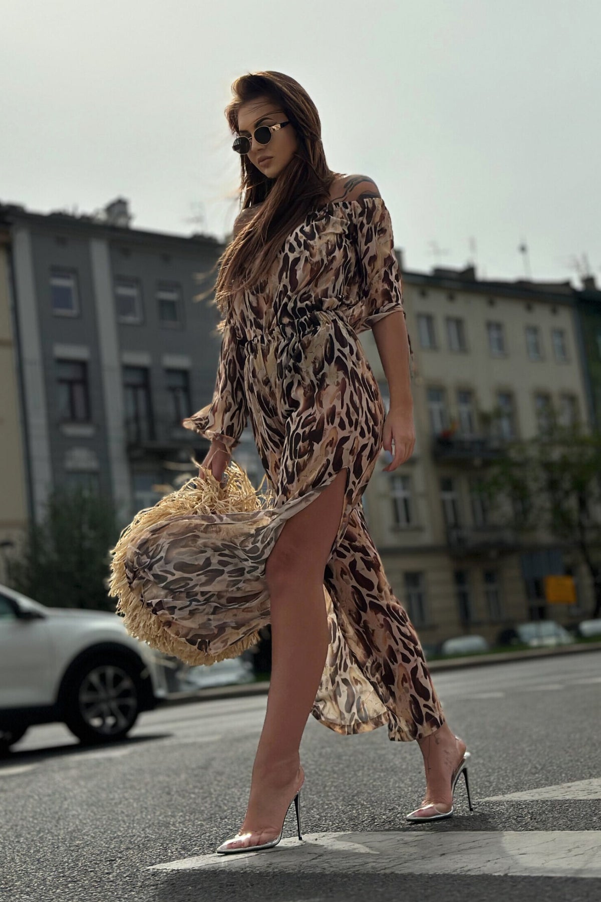 Completo estivo beige a fantasia maculata di Moda-Mania, composto da top e pantaloni larghi in georgette.