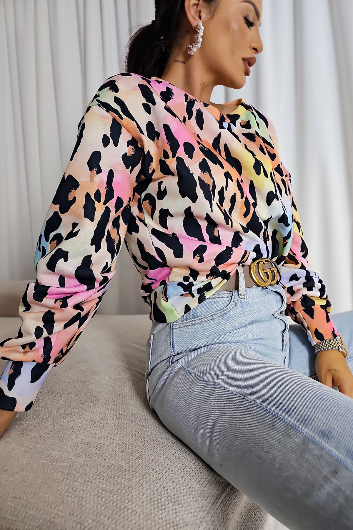 Maglia felpa casual Moda-Mania con stampa maculata multicolore, maniche lunghe e polsini, tessuto morbido e comodo.