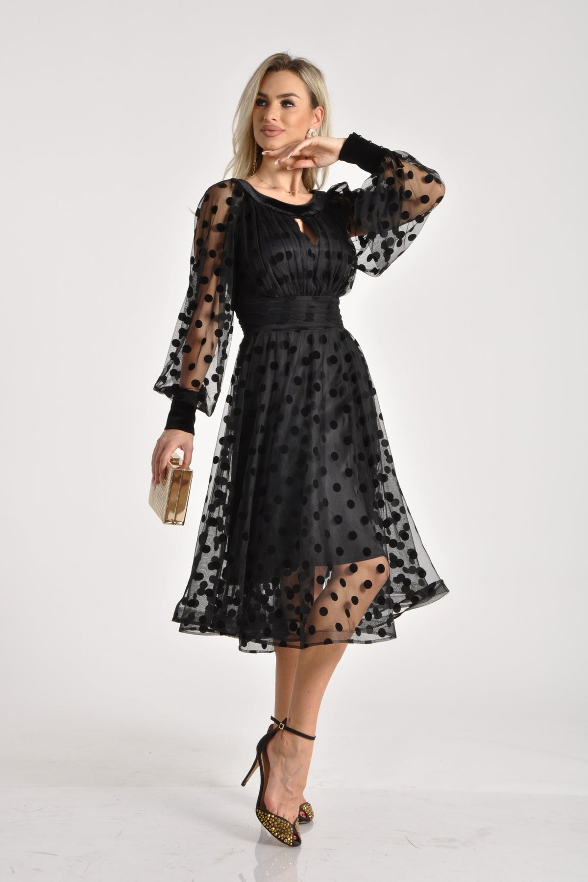 Abito midi nero svasato in tulle a pois con maniche lunghe e dettagli in velluto, Moda-Mania, elegante e femminile