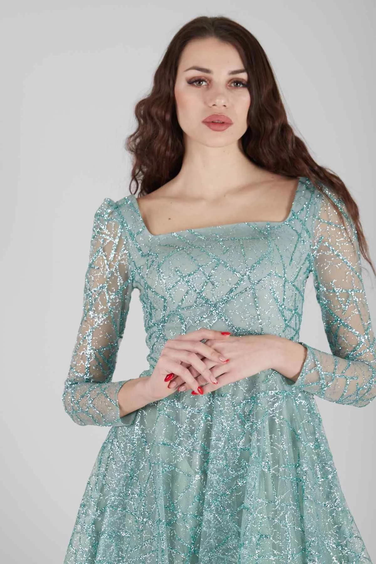 Abito svasato midi verde menta in tulle con trama glitterata e maniche lunghe, abiti lunghi Moda-Mania.