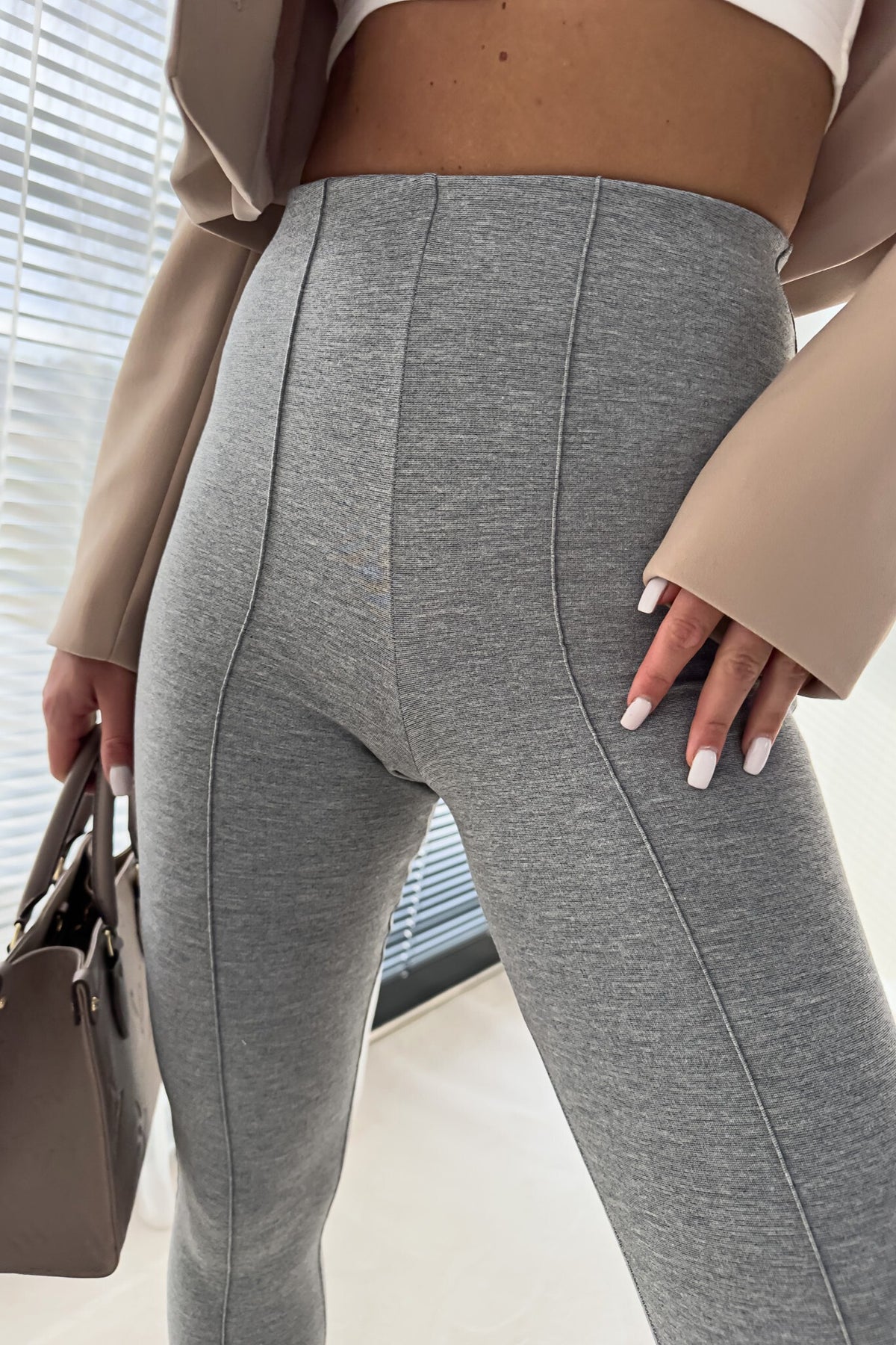 Leggings grigi aderenti in cotone spesso elasticizzato, vita alta con cuciture longitudinali, pantaloni moda Moda-Mania