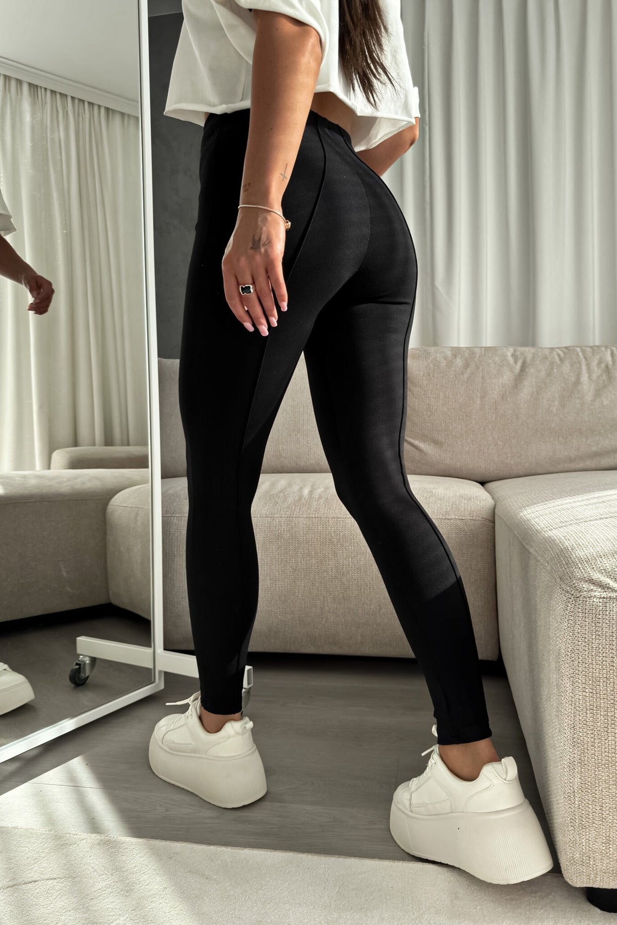 Leggings neri aderenti in cotone spesso elasticizzato a vita alta con cuciture longitudinali, pantaloni e leggins Moda-Mania