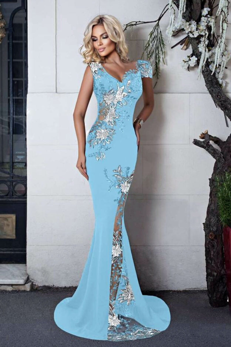 Abito lungo aderente a sirena celeste Chanttal con inserti in tulle fl