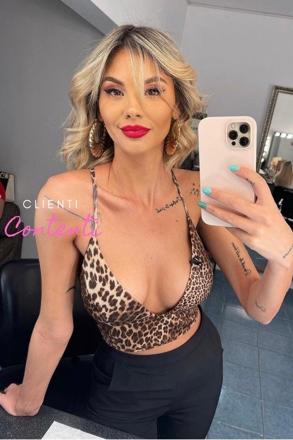 Top crop a fantasia leopardata con coppe e spalline sottili, marca Bby, abbigliamento femminile alla moda.