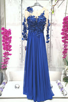 Abito lungo blu elettrico Moda-Mania con strascico, corpetto in tulle nude con fiori 3D, perfetto per occasioni eleganti.