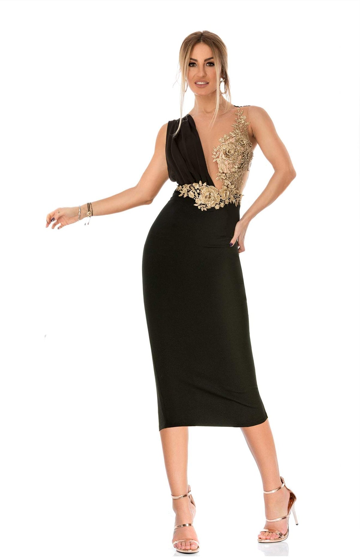 Abito midi nero aderente Bby alla romana con ricami dorati, dettaglio di vestibilità e stile elegante.