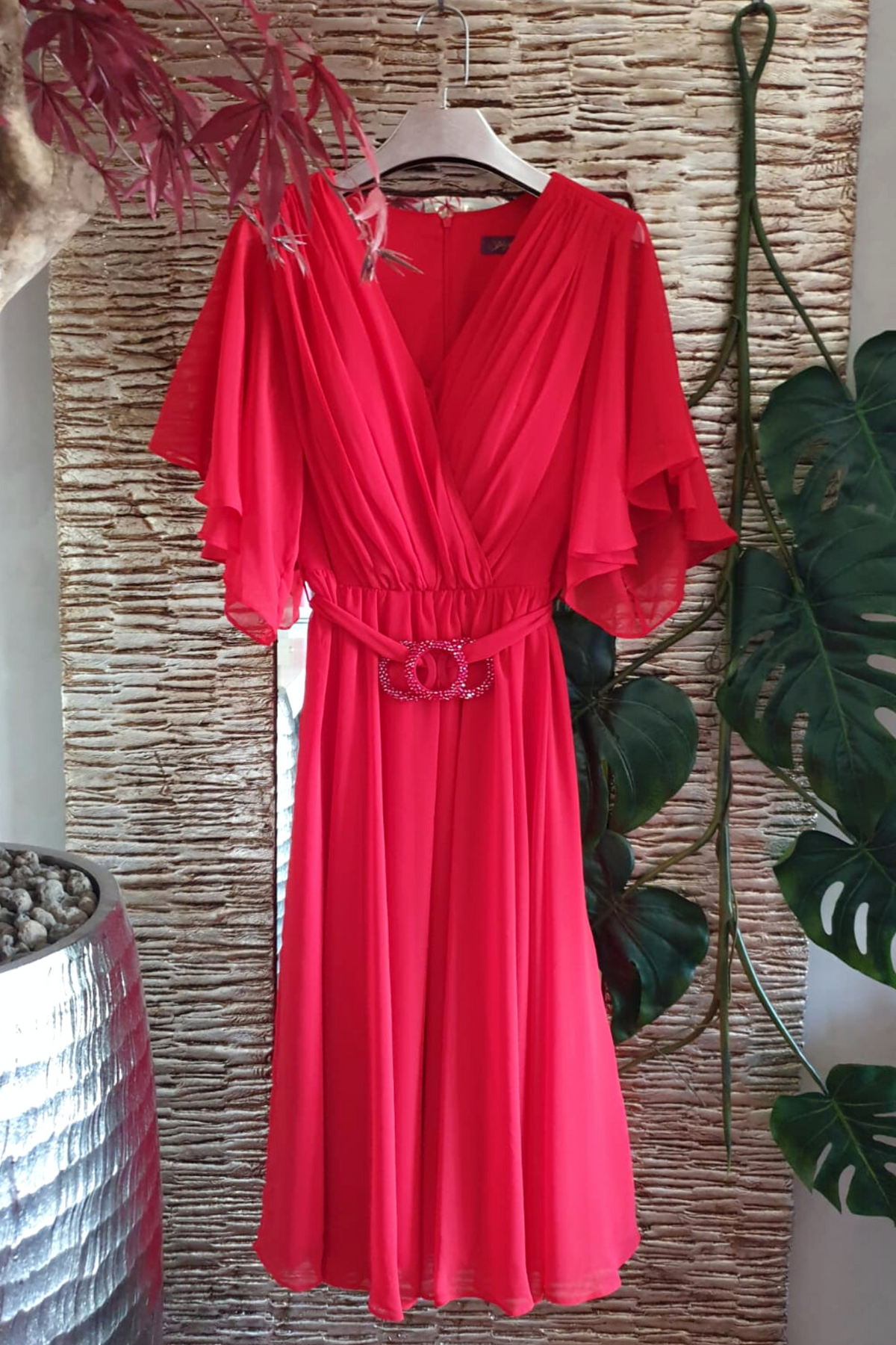 Abito svasato donna curvy color lavanda viola con maniche a campana, cinturino in vita e accessorio, abiti lunghi Moda Mania