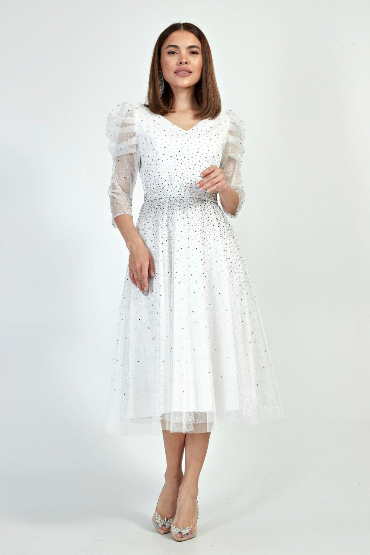 Abito midi bianco da cerimonia Moda-Mania in tulle lamè e chiffon decorato con brillantini, elegante e sofisticato.