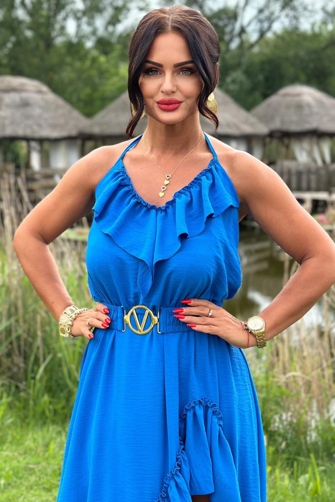 Abito blu elettrico corto davanti e lungo dietro con cintura