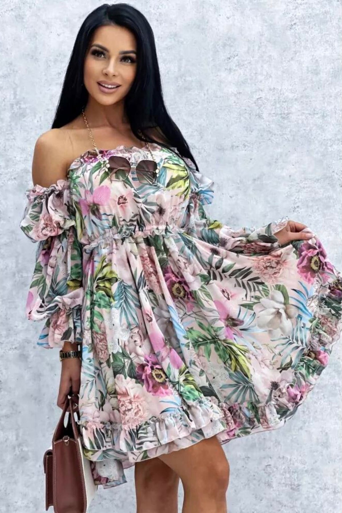 Abito estivo bianco avorio Moda-Mania con fantasia floreale, apertura sul retro e maniche lunghe rimovibili, abbigliamento femminile.