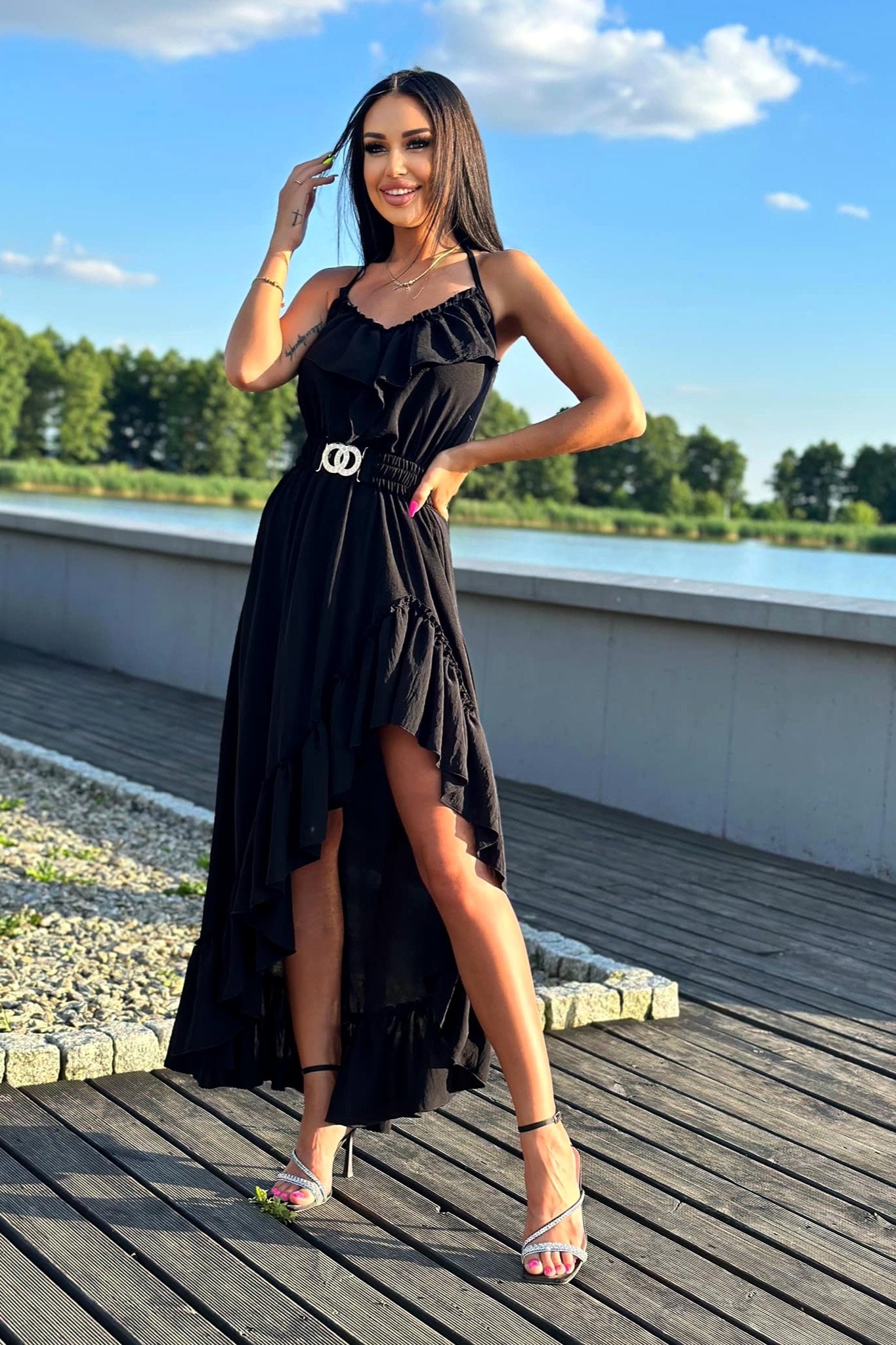 Abito estivo corto davanti e lungo dietro con cintura