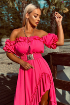 Abito estivo fucsia corto davanti e lungo dietro con scollo a barchetta, maniche rimovibili e cintura, marca Moda-Mania.