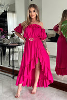 Abito estivo corto e lungo fucsia Moda-Mania con scollo a barchetta, maniche rimovibili e cintura, dettaglio visibile in immagine