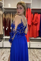 Abito lungo blu elettrico Moda-Mania con strascico e corpetto in tulle nude a fiori 3D, elegante e sofisticato.