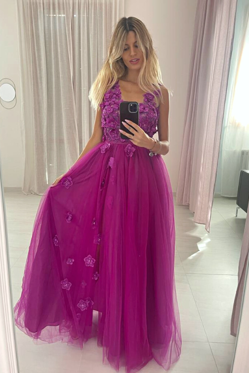 Abito lungo magenta Moda-Mania con gonna in tulle con spacco e corpetto a fiori 3D, elegante e femminile.