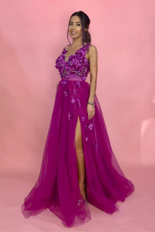 Abito lungo magenta Moda-Mania con gonna in tulle con spacco e corpetto a fiori 3D, elegante e femminile.