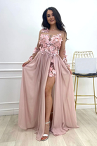 Abito lungo rosa chiaro Moda-Mania con strascico, corpetto in tulle nude a fiori 3D, elegante e femminile.