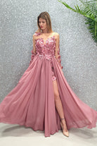 Abito lungo rosa scuro Axa di Moda-Mania con strascico, corpetto in tulle nude con fiori 3D, elegante e femminile.