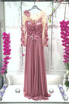 Abito lungo rosa scuro Axa di Moda-Mania con strascico, corpetto in tulle nude con fiori 3D, perfetto per occasioni eleganti.