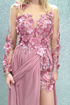 Abito lungo rosa scuro Moda-Mania con strascico e corpetto in tulle nude con fiori 3D, perfetto per occasioni eleganti.