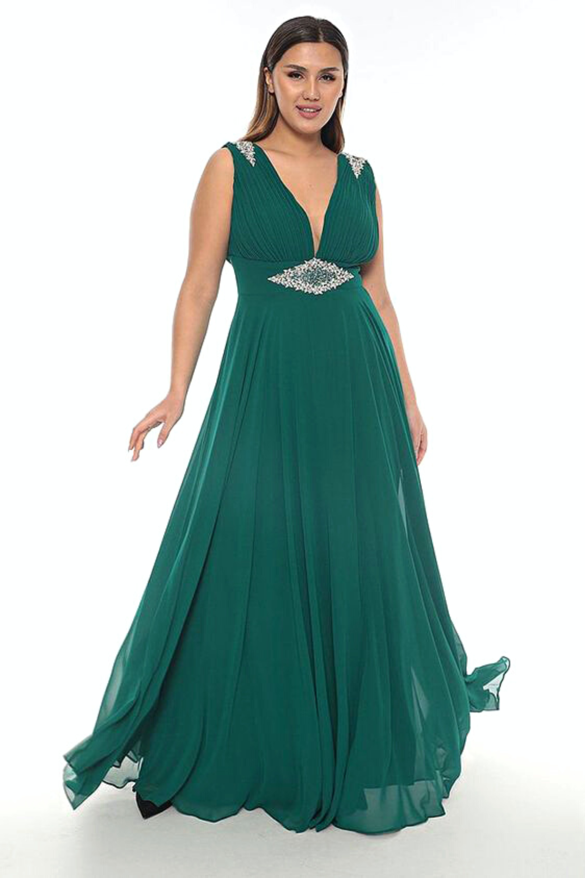 Abito lungo svasato donna curvy verde smeraldo con applicazioni in strass, Moda-Mania, elegante e sofisticato.
