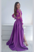 Abito lungo svasato magenta Moda-Mania con corpetto in tulle floreale 3D e gonna in taffetà, maniche lunghe, vista frontale.