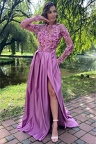 Abito lungo svasato rosa scuro Moda-Mania con maniche lunghe, corpetto in tulle floreale 3D e gonna in taffetà.