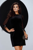 Abito nero in velluto Fofy, linea dritta, maniche in tulle a pois e dettagli di piume, abiti corti eleganti e alla moda.