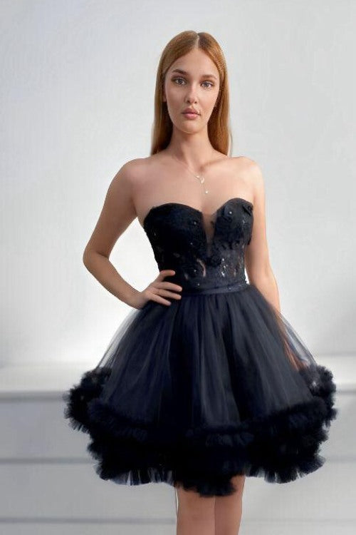 Abito princess nero Moda-Mania con corpetto floreale a cuore regolabile e gonna in tulle a strati, stile elegante e femminile