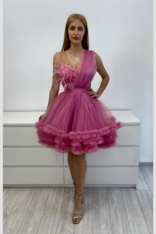 Abito princess rosa scuro in tulle con corpetto a fiori 3D e piume decorative, abiti corti Moda-Mania.