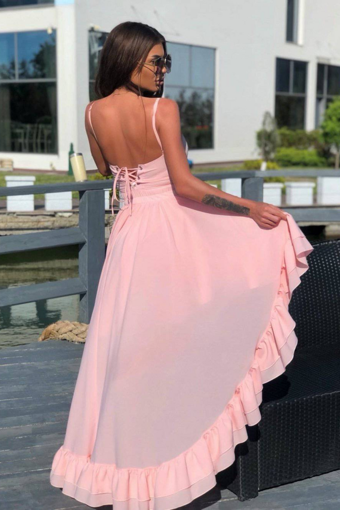 Abito rosa Foggi modello con la coda rifinito da volants e stringhe decorative