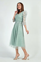 Abito midi da cerimonia verde menta in tulle lamè e chiffon decorato con brillantini, firmato Moda-Mania.