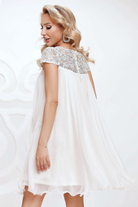 Abito svasato bianco Artista in tessuto georgette con décolleté in tulle floreale, abito corto elegante e femminile.