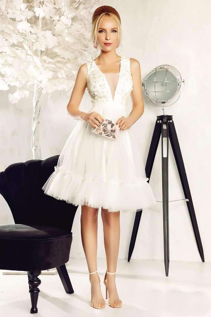 Abito svasato bianco - corpino con fiori in rilievo - gonna in tulle con fondo decorativo - Fofy