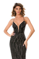 Abito lungo nero Bby con scollatura profonda e schiena scoperta con incroci, elegante e alla moda.
