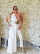 Salopette elegante bianca Bby con corpetto in tulle a fiori dorati e strascico laterale, stile romano.