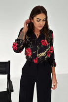 Blusa nera Moda-Mania a stampa floreale con rose rosse e scollo a V, tessuto leggero e stile elegante.