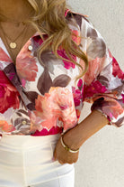 Camicia panna comoda Moda-Mania con fantasia floreale pesca fucsia in viscosa e bottoni dorati, stile casual e femminile