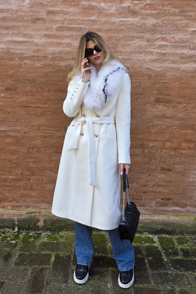 Cappotto invernale bianco doppiopetto in cashmere con fodera trapuntata scollo a V e pelo naturale rimovibile