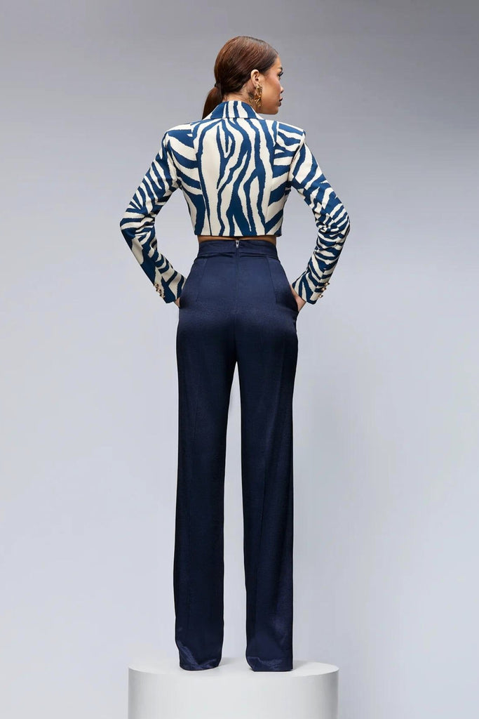 Completo casual elegante Bby giacca corta a stampa zebrata e pantaloni blu notte a vita alta e gamba larga
