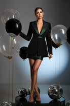Completo elegante nero Bby con giacca con revers e gonna corta in paillettes, abbigliamento da sera femminile.