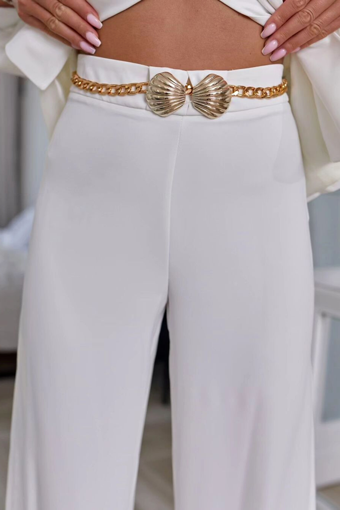 Completo tailleur bianco giacca con maniche aperte e pantalone a gamba larga
